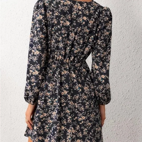 Long Sleeve Floral Dress - NWT - Picture 2 of 5